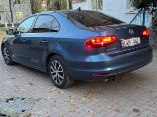 Volkswagen Jetta foto 4