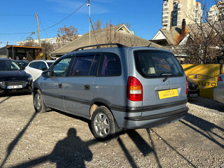 Opel Zafira foto 3