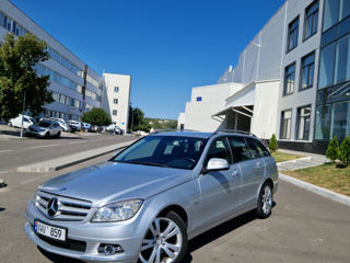 Mercedes C-Class foto 2