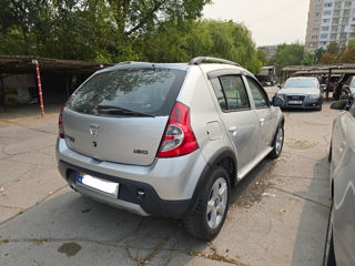 Dacia Sandero foto 2