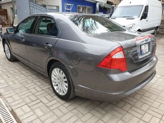 Ford Fusion foto 2