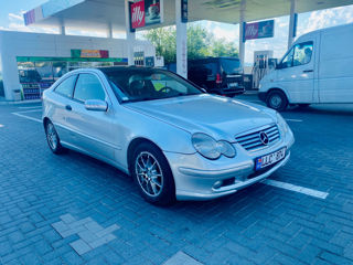 Mercedes C-Class Coupe foto 2