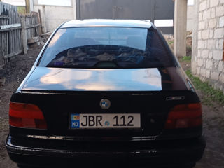 BMW 5 Series foto 5