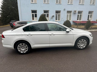 Volkswagen Passat foto 2