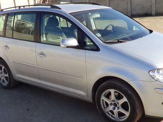 Volkswagen Touran foto 8