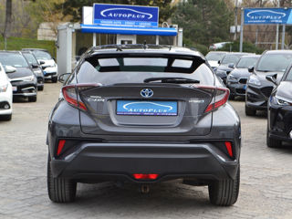 Toyota C-HR foto 17