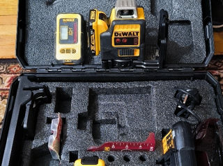 DeWalt Lazer nou +detector + baterie de rezerva