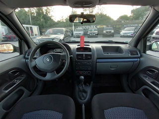 Renault Clio foto 9