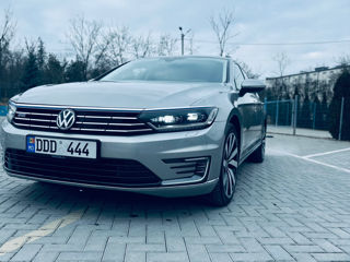 Volkswagen Passat foto 1