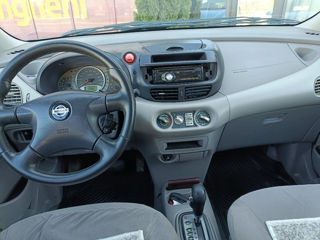 Nissan Almera Tino foto 8