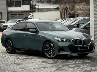 BMW 5 Series foto 4