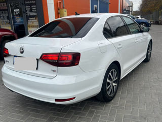 Volkswagen Jetta foto 3