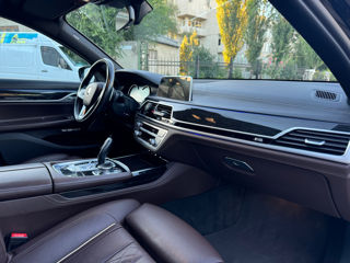 BMW 7 Series foto 6