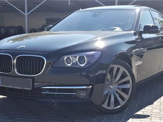 BMW 7 Series foto 1