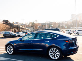 Tesla Model 3 foto 7