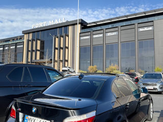 BMW 5 Series фото 3
