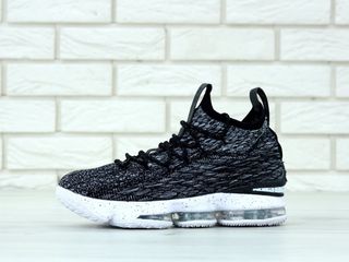 Nike LeBron 15 Grey foto 2