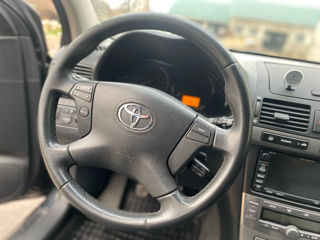 Toyota Avensis foto 10