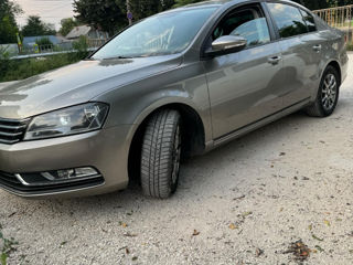 Volkswagen Passat foto 1