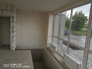 Vind spatiu comercial in bloc nou. foto 2