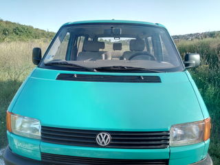 Volkswagen Multivan foto 1