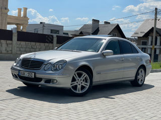 Mercedes E-Class foto 1