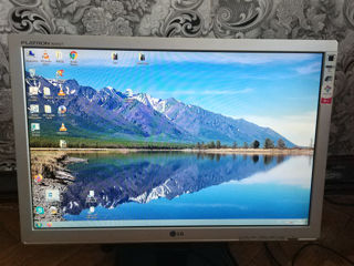 Монитор LG ( Flatron W2042T ) 20" foto 1