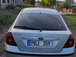 Ford Mondeo foto 2