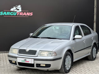 Skoda Octavia foto 1