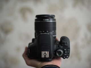 Canon 650d kit (5000 de cadre) foto 4