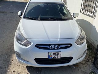 Hyundai Accent foto 3