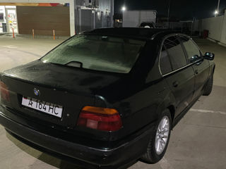 BMW 5 Series foto 3