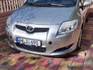 Toyota Auris foto 1