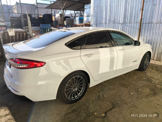 Ford Fusion foto 6