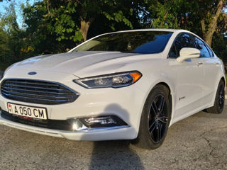 Ford Fusion foto 1