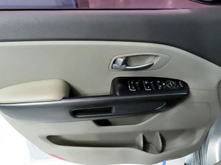 KIA Carnival foto 10