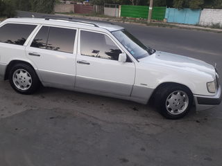 Mercedes Series (W124) foto 2