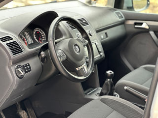 Volkswagen Touran foto 9