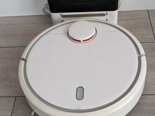 Продается Робот-пылесос Xiaomi Mi Robot Vacuum Cleaner.