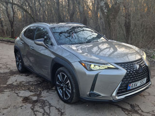 Lexus UX foto 2