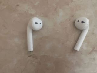 aerpods 2 casti nu functioneaza (originale)