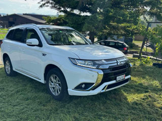 Mitsubishi Outlander foto 2