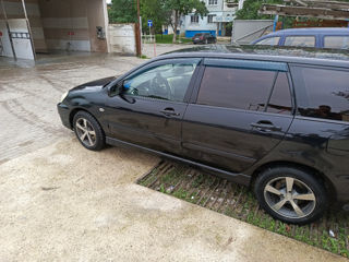 Mitsubishi Lancer foto 2