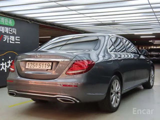 Mercedes E-Class foto 2