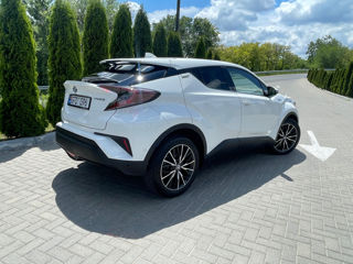 Toyota C-HR foto 4