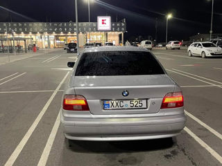 BMW 5 Series foto 2