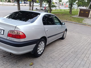 Toyota Avensis foto 5