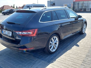 Skoda Superb foto 6