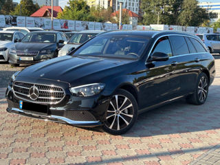 Mercedes E-Class foto 1