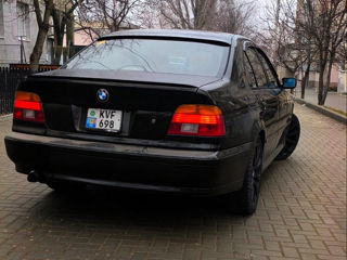 BMW 5 Series foto 5